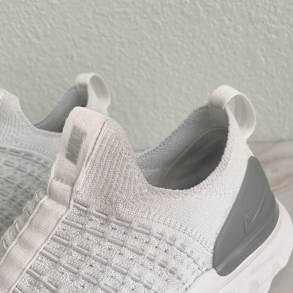 NIKE || React Phantom Sneakers - Picture 11 of 13